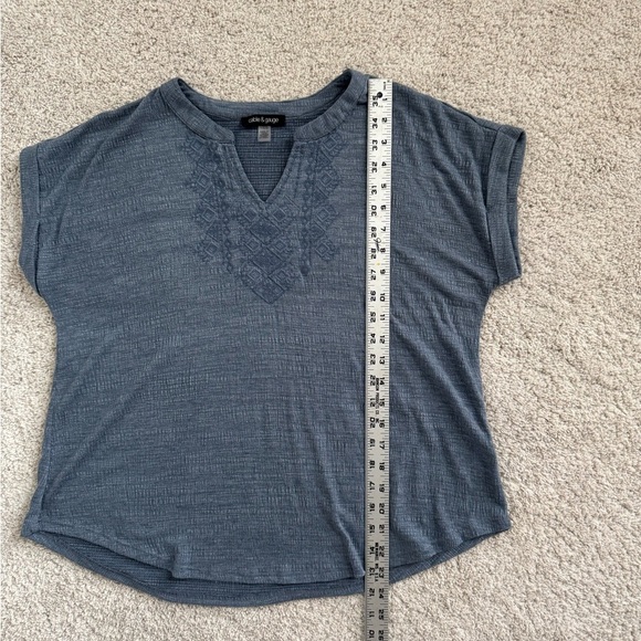 Cable & Gauge Textured Short Sleeve Blue Top Large - Picture 8 of 8